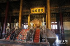 故宮＂點(diǎn)亮＂中軸線原狀展廳迎＂國際博物館日＂